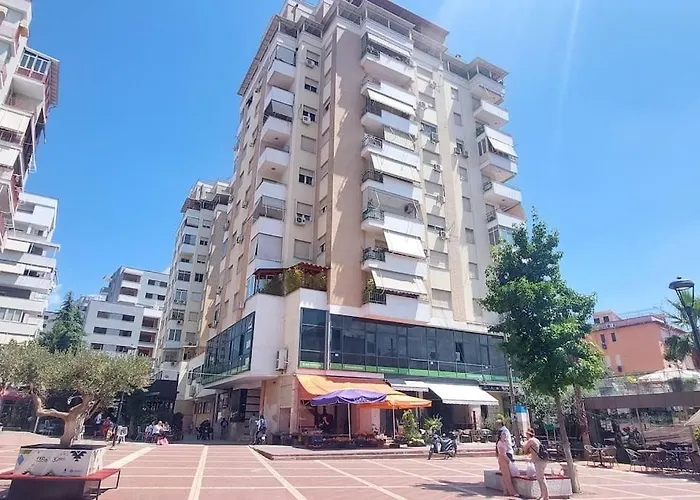 Cosy Rooftop At Pazari I Ri * Τίρανα
